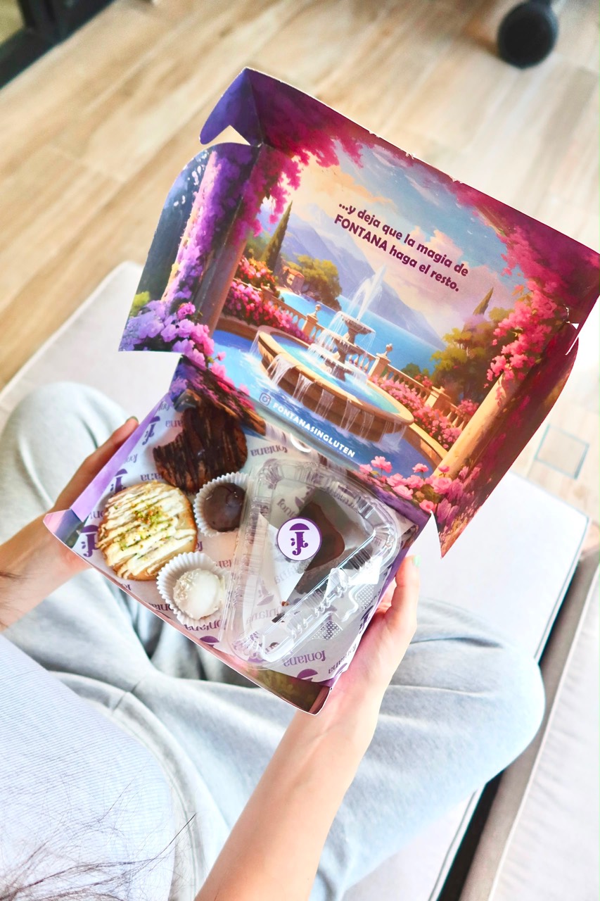Caja de regalo Fontana con torta, Fonkie y bombones